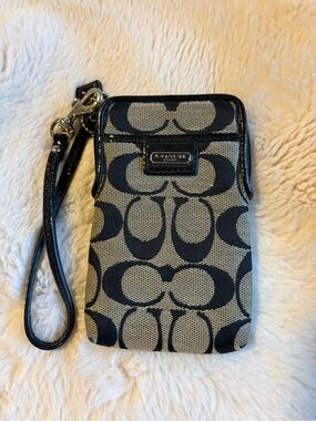 Y2K Coach Signature Canvas Wristlet Phone Pouch in Black and Tan